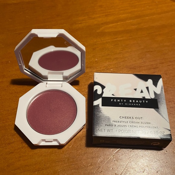 Fenty Cheeks Out Cream Blush Cool Berry - Picture 5 of 16